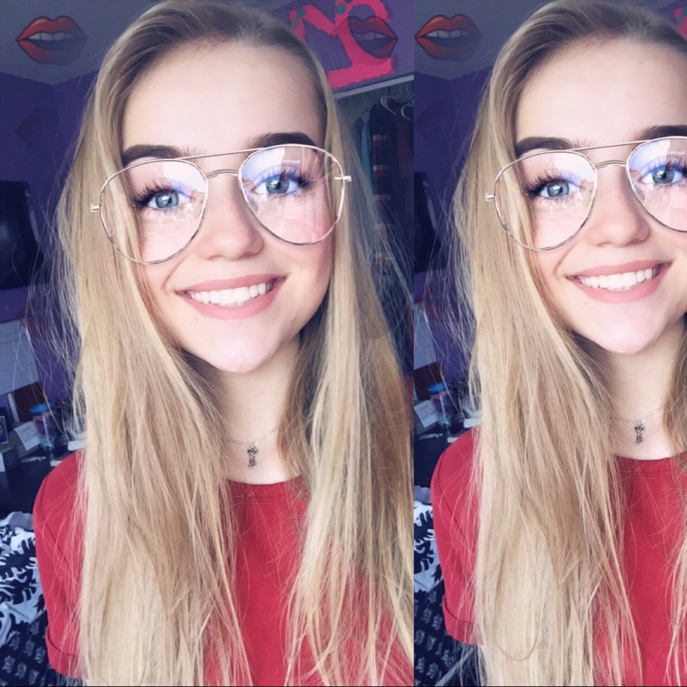 Meet your Posher, Christina